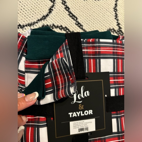 NWT Lola & Taylor - White Tartan Kids Pajama Set - Picture 3 of 6